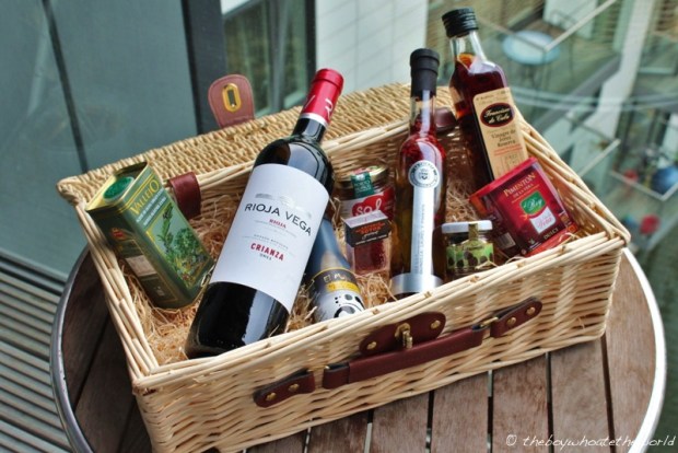 Expedia World on a Plate